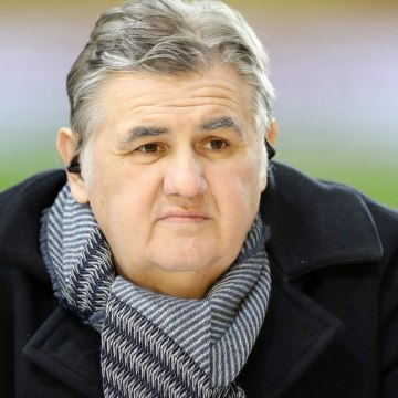 Voici SOCIAL- Pierre Ménès : après les critiques, le consultant sort du silence et présente ses excuses (1)