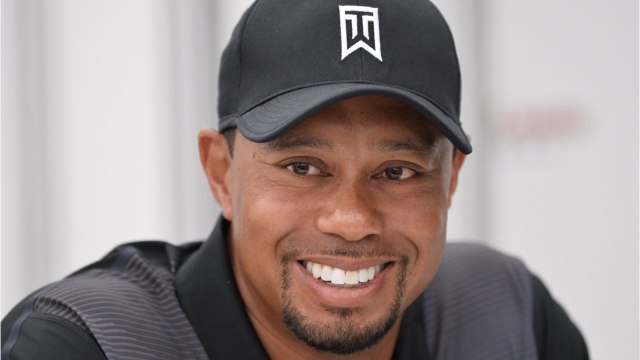 VOICI : Tiger Woods : trois semaines après son grave accident de la route, le golfeur est sorti de l'hôpital