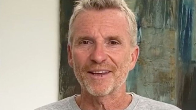 VOICI - Denis Brogniart : sa gentille attention pour des jeunes en situation de handicap