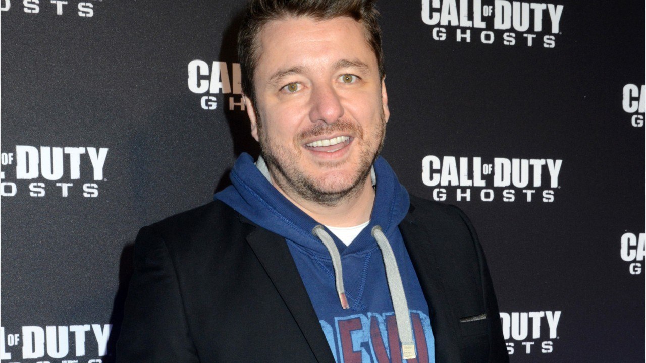 voici PHOTO Bruno Guillon pose pour la première fois avec ses sœurs, ses fans sont sous le charme