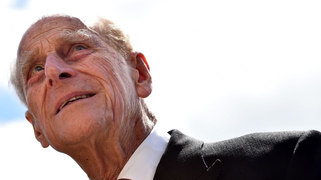 VOICI - Prince Philip hospitalisé à 98 ans : de quoi souffre le mari de la reine Elizabeth II ?
