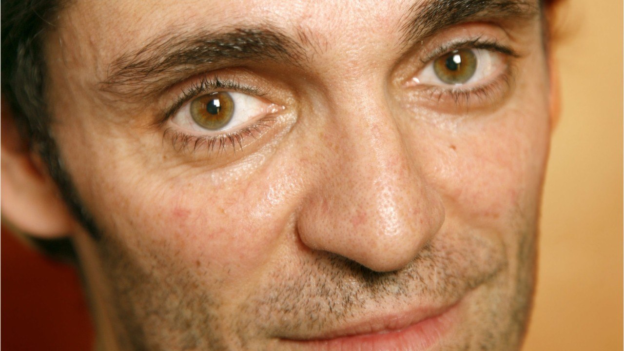 VOICI - Alexandre Moix : où en est sa plainte contre son frère Yann Moix et Eric Naulleau ?