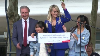 VOICI- Découvrez le surnom blessant donné à Laeticia Hallyday par une partie des fans de Johnny