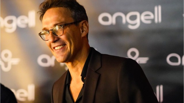 VOICI : Julien Courbet raconte la fois où on l'a accusé d'aller « dans des boîtes à partouze en plein direct