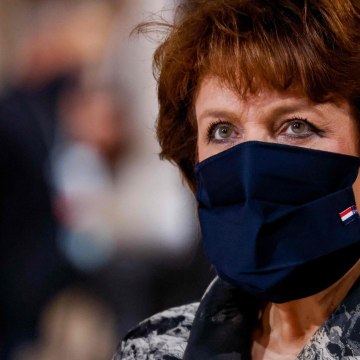 VOICI SOCIAL : Elle reste très fragile : le fils de Roselyne Bachelot donne des nouvelles de sa mère, hospitalisée pour la Covid-19 (1)
