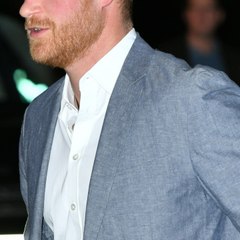 VOICI// SOCIAL // Prince Harry : Un Célèbre Journaliste Français Soupçonné De L'avoir Fait « Fumer Du Shit " Au Collège (1)