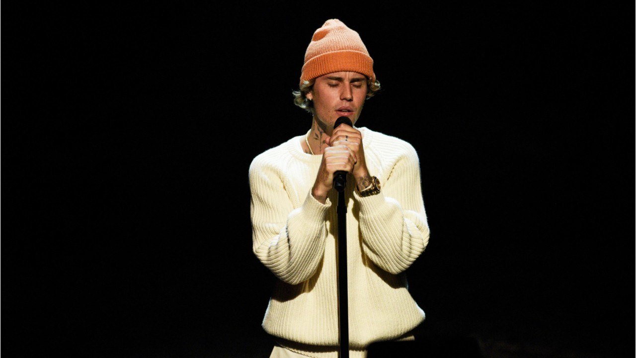 VOICI : Justin Bieber : le chanteur au coeur d'une polémique pour avoir utilisé des enregistrements "inappropriés"