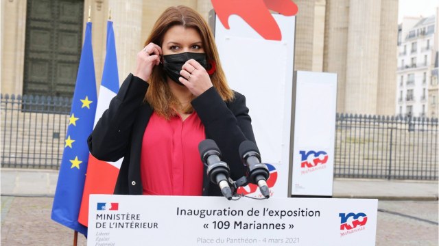 Voici - Marlène Schiappa menacée par des Gilets jaunes à son domicile, l'une de ses filles traumatisée