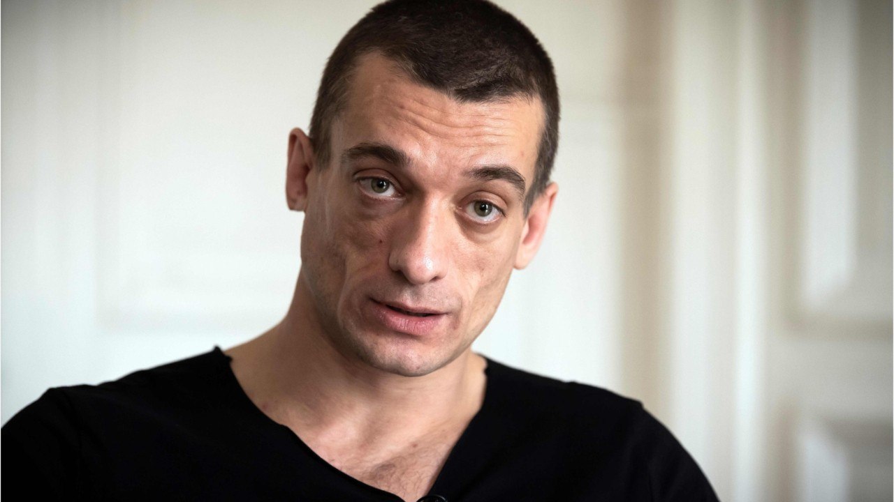 VOICI - Coups, manipulation, actes sexuels contraints : l’ex de Piotr Pavlenski raconte son calvaire