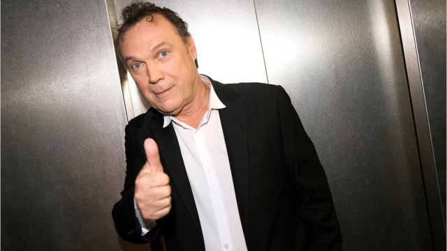 VOICI - Julien Lepers atteint d'un « cancer foudroyant ? L'ancien animateur de Questions pour un champion s'exprime