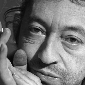 VOICI SOCIAL : Serge Gainsbourg bisexuel ? Jane Birkin se souvient : Il aimait les garçons (1)