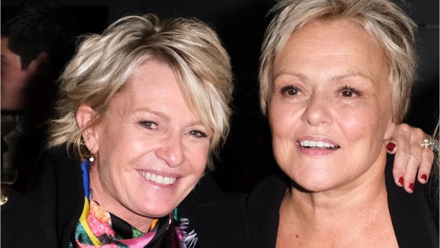 VOICI : Muriel Robin traitée de « grosse par Sophie Davant ? Elle raconte une bourde de l’animatrice