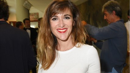 VOICI : Victoria Bedos se confie sur sa difficulté à exister "dans une famille qui fait du bruit"