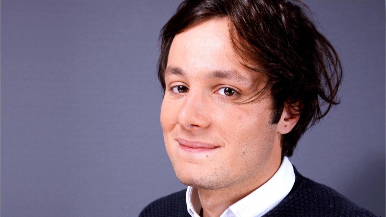 VOICI : The Voice 2021 : Vianney se lève brusquement et casse les fauteuils des autres coachs