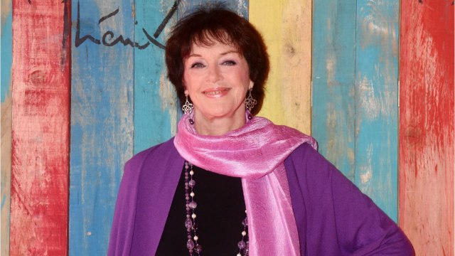 VOICI - Anny Duperey « révoltée : la comédienne exprime son indignation face au « passe-droit du Puy du Fou