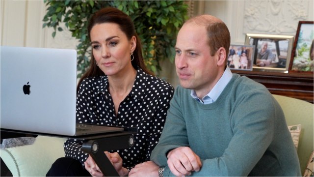 Voici - PHOTO Kate Middleton et le prince William : les mots bouleversants de leurs enfants adressés à Lady Diana