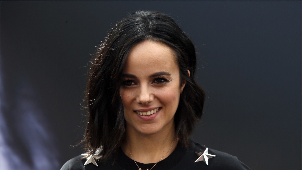 VOICI - Alizée va-t-elle tirer un trait sur la musique ? La chanteuse confie sa lassitude