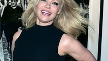 VOICI -  Pamela Anderson : sa lettre complètement folle adressée à Donald Trump