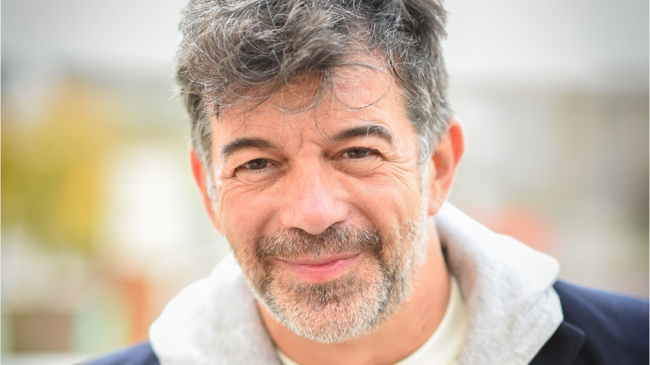 VOICI : Stéphane Plaza se laisse filmer aux toilettes par Emmanuelle Rivassoux