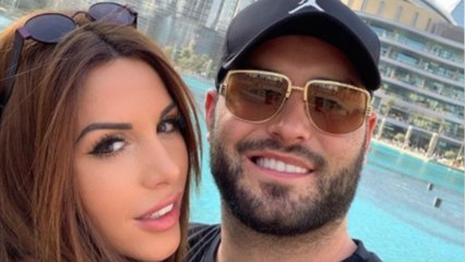 VOICI- PHOTO Nikola Lozina très ému : il dévoile le sexe de son premier enfant avec Laura Lempika