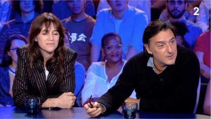 VOICI-Comment Ben Attal a drogué ses parents : les confessions de Charlotte Gainsbourg et Yvan Attal dans ONPC