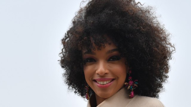 VOICI - Miss Monde : Ophély Mézino se dévoile dans une tenue très transparente