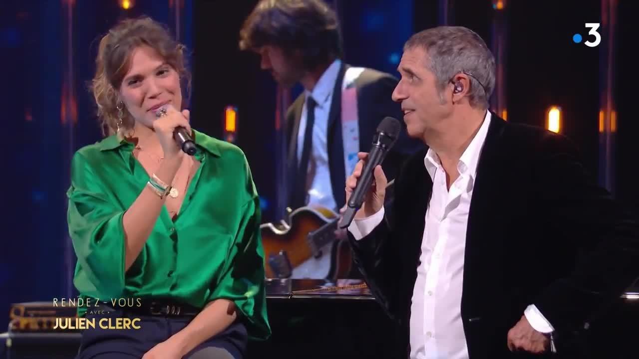 VOICI Julien Clerc  : quand sa fille Vanille voulait absolument monter sur scène avec lui