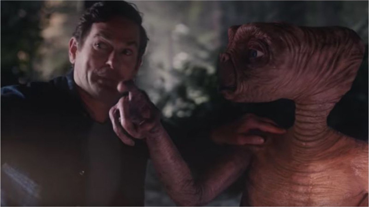 VOICI-Eliott (Henry Thomas) Retrouve E.T L’extra-terrestre 37 Ans Plus Tard : La Touchante Vidéo (1)