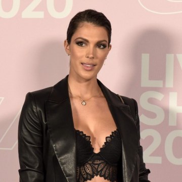 VOICI social - Iris Mittenaere marquée au visage après une intervention : elle révèle les clichés sans filtre (1)