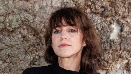 VOICI - Charlotte Gainsbourg : ses confidences sur les violentes disputes entre Jane Birkin et Serge Gainsbourg