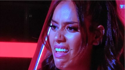VOICI - The Voice 9 : Amel Bent régale les téléspectateurs avec ses grimaces pendant l'émission