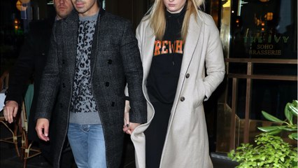 Voici - Sophie Turner : la raison pour laquelle elle détestait les Jonas Brothers adolescente