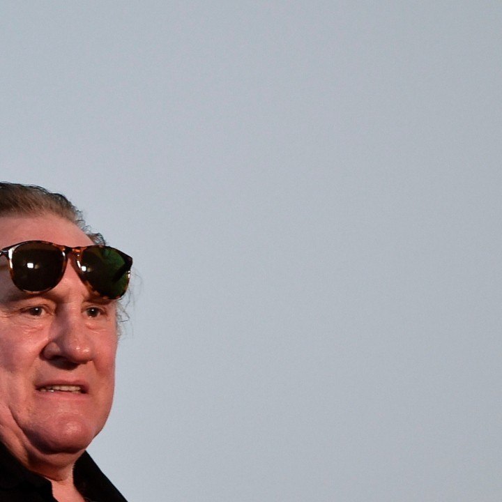 voici SOCIAL Gérard Depardieu en deuil : Louise, sa petite-fille, annonce la mort de sa mère à 47 ans (1)