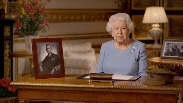 VOICI-Elizabeth II confinée : cette activité à laquelle elle s'adonne « tous les jours