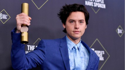 VOICI Cole Sprouse accusé d'agression sexuelle : la star de Riverdale réagit sur Twitter