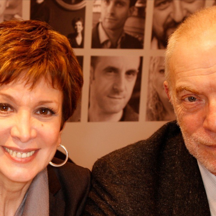 VOICI SOCIAL - Catherine Laborde malade : comment son mari Thomas Stern et elle traversent-ils l'épreuve ? (1)