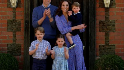 Voici - PHOTO George et Charlotte déjà bénévoles : ils font fondre les internautes avec un cliché adorable