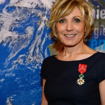 Voici SOCIAL- Evelyne Dhéliat : la présentatrice météo de TF1 prête à partir à la retraite ? Elle répond (1)