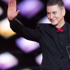 VOICI - Etienne Daho Hospitalisé : Le Chanteur Donne Des Explications Sur Son État De Santé