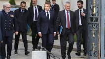 Voici - Emmanuel Macron surpris à l'Elysée en train de regarder les vidéos d'un humoriste et c'est très étonnant !