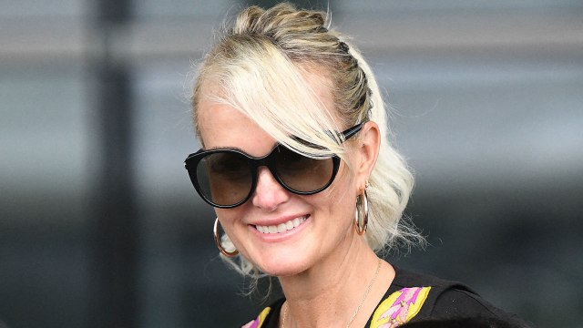 VOICI Laeticia Hallyday rend hommage à son père André Boudou malgré leur relation compliquée