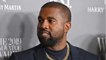 VOICI - Kanye West fond en larmes à son premier meeting pour la présidentielle américaine, les internautes se régalent