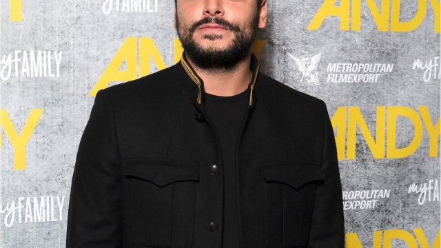 VOICI-PHOTO Kev Adams se rase la tête, ses fans sont sous le choc