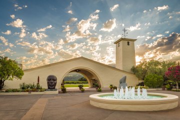 Your Vacation Rental for the Holidays Might Come With Free Wine — How to Find Out