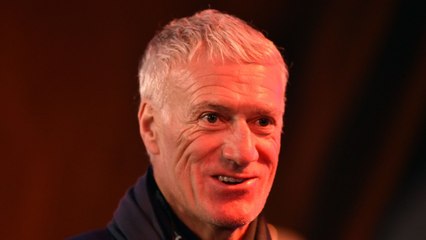 VOICI - Didier Deschamps : une vidéo gênante chez Salt Bae moquée par les internautes