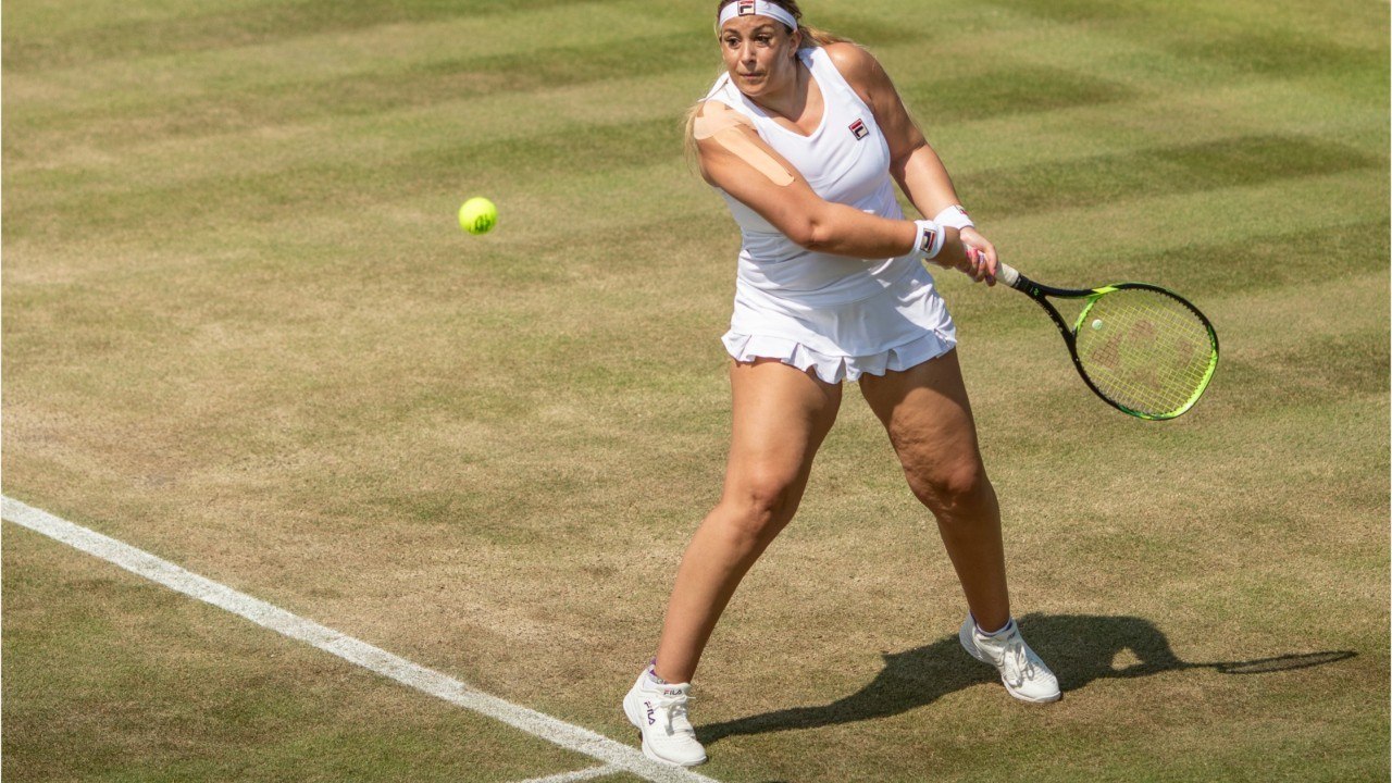 VOICI Marion Bartoli enceinte : elle dévoile un...
