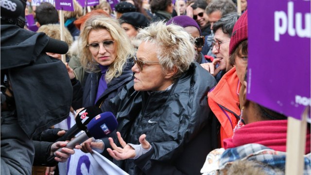 VOICI - Muriel Robin : les lettres glaçantes de femmes victimes de violences conjugales qu’elle reçoit