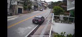 Motociclista fica ferido após bater de frente com carro no Morro da Cruz, em Florianópolis