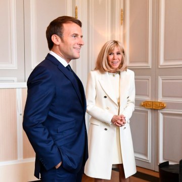VOICI - SOCIAL - Brigitte Macron : ce petit coup de mou pendant les vacances (1)