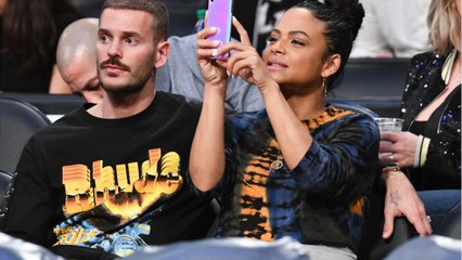 VOICI - Christina Milian dévoile un impressionnant décolleté en pleine séance de sport